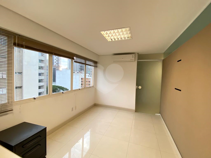 Venda Salas São Paulo Jardim Europa REO812030 8