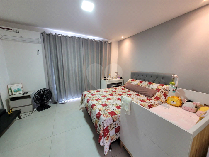 Foto REO815900