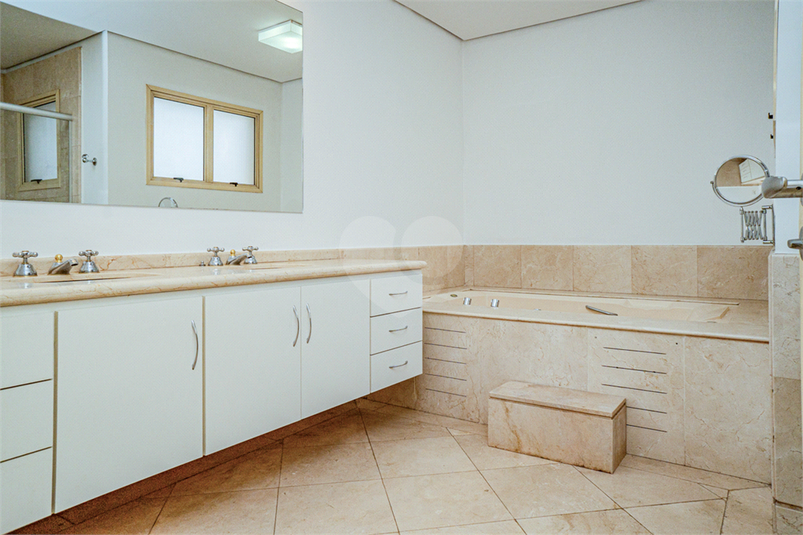 Foto REO819094