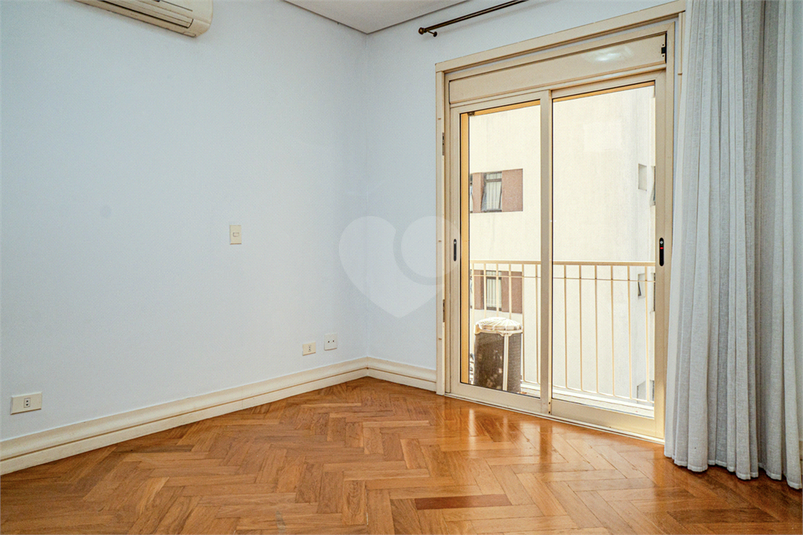 Foto REO819094