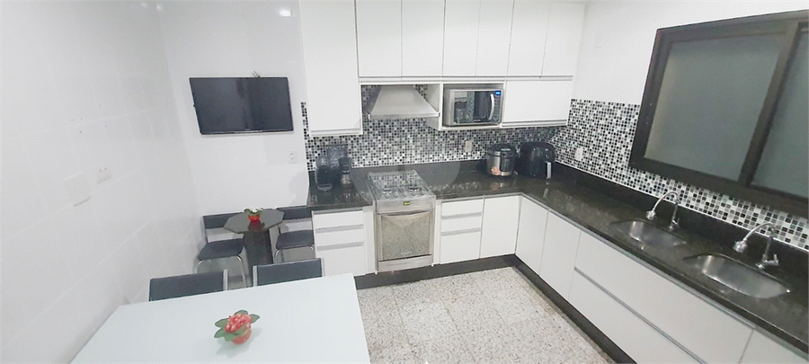 Foto REO822923