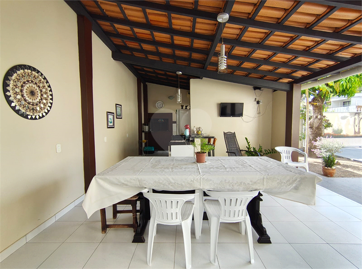 Foto REO825077