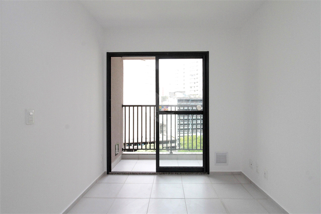 Venda Apartamento São Paulo Bela Vista REO832276 3