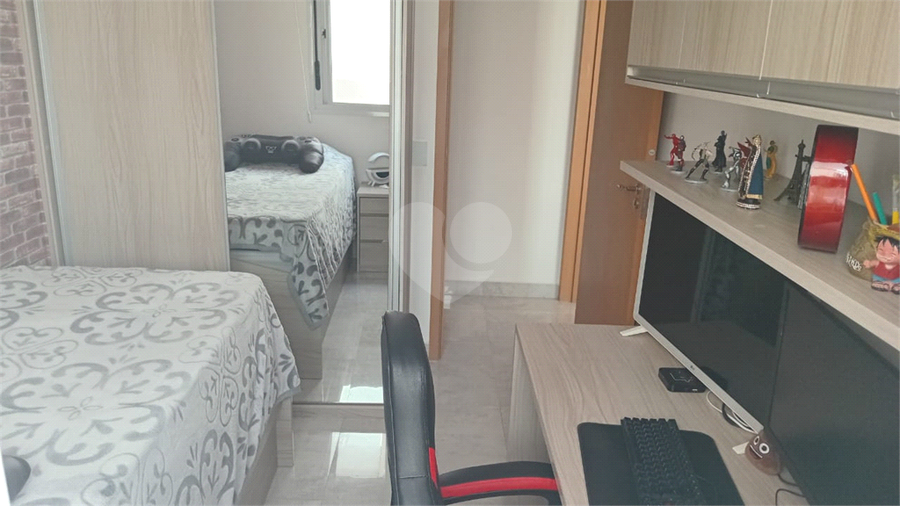 Quarto todo mobiliado