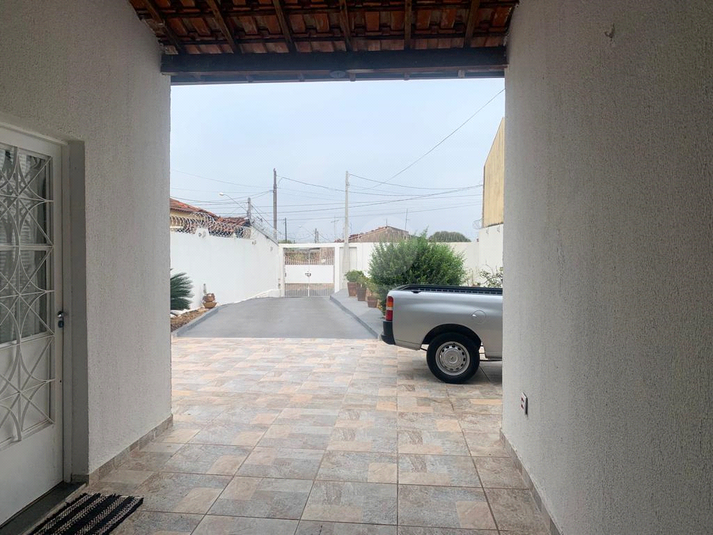Foto REO870056