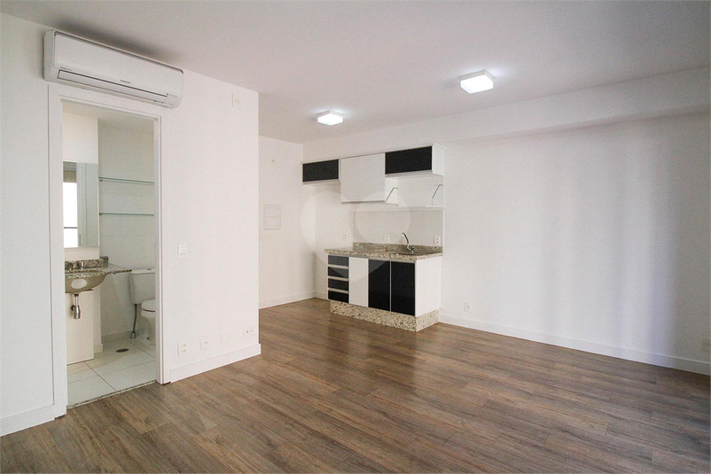 Venda Apartamento São Paulo Bela Vista REO870993 3