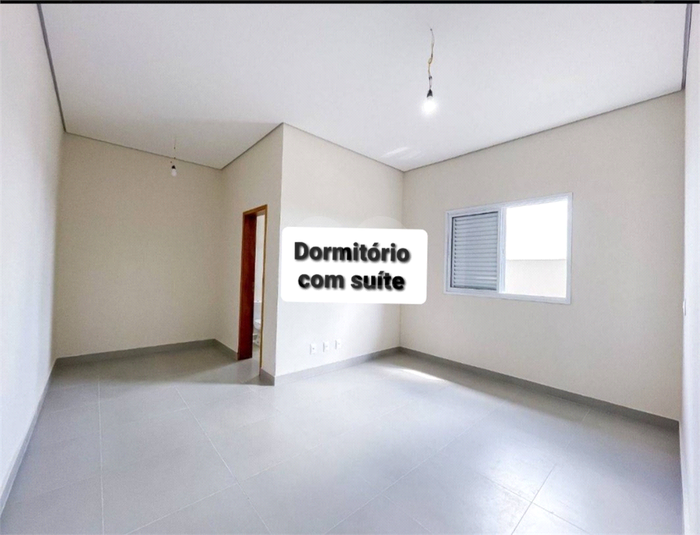 Foto REO880065