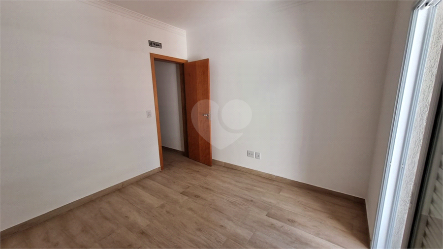 Foto REO885135