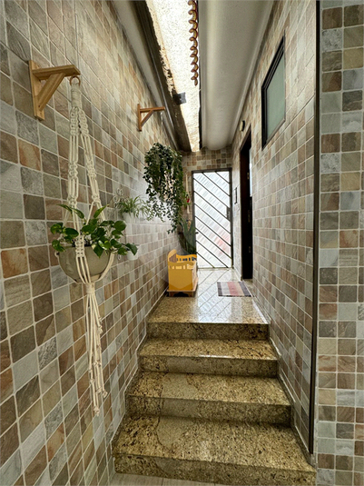 saida garaem/sala/ccorredor