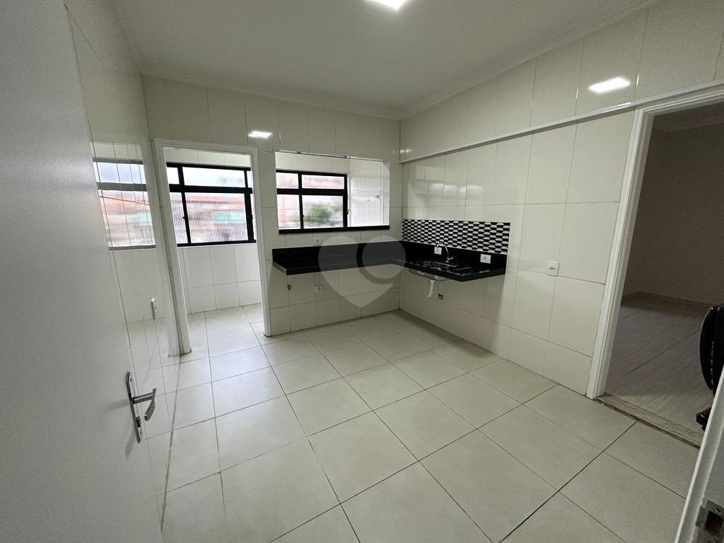 Venda Apartamento Santos Macuco REO889430 37