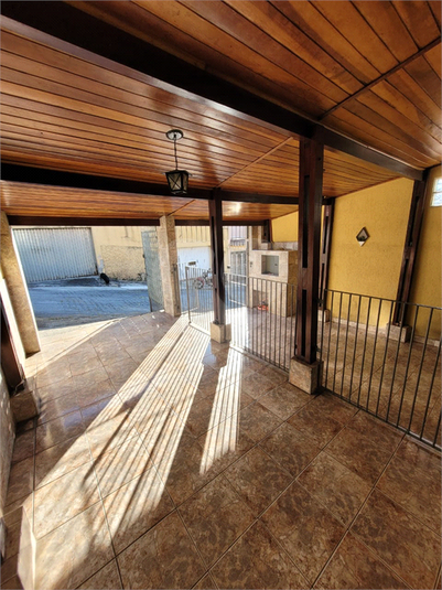Garagem coberta 02