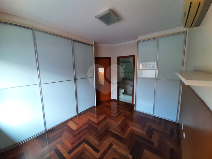 Foto REO903249