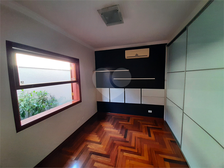 Foto REO903249