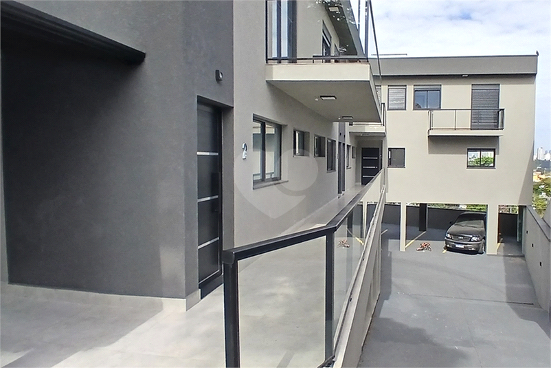 rampa da garagem e área de circulação de pessoas