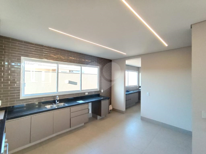 Foto REO914585