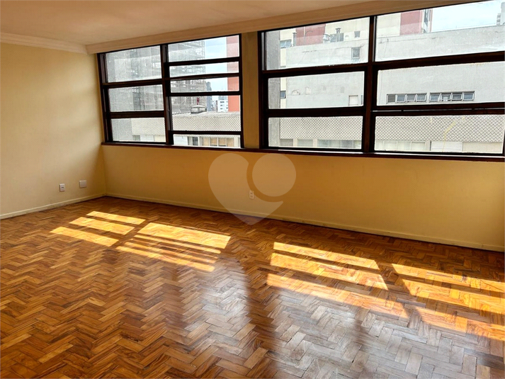 Foto REO915900