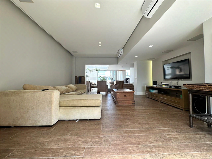 Foto REO916065