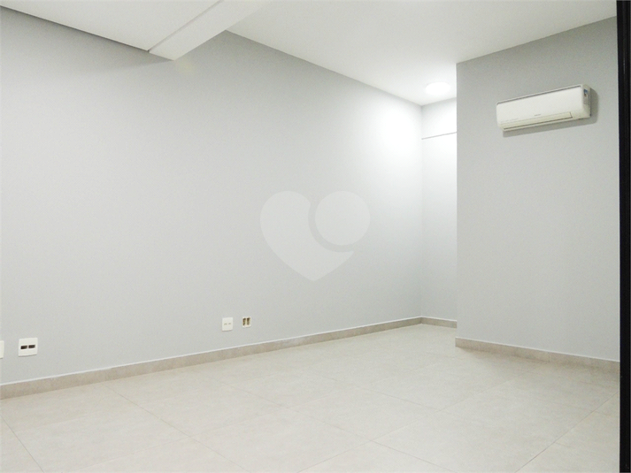 Foto REO917074