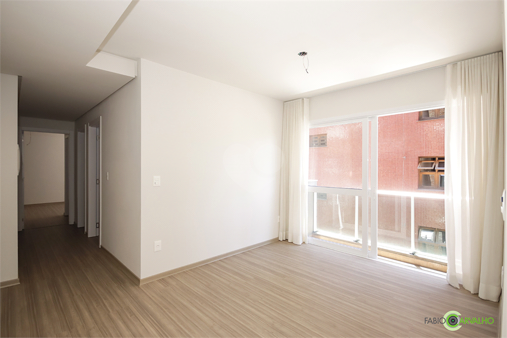 Venda Apartamento Porto Alegre Bela Vista REO920965 3