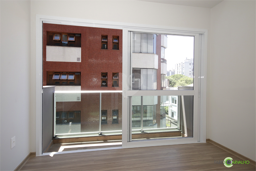 Venda Apartamento Porto Alegre Bela Vista REO920969 3