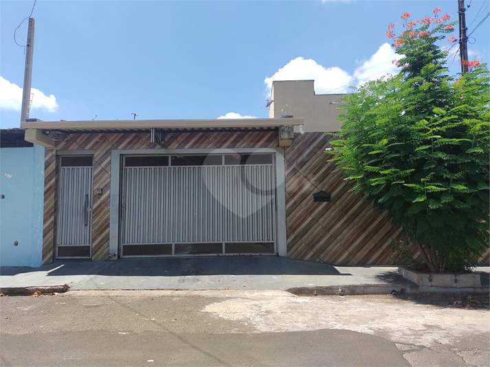 Frente da casa bem fechada