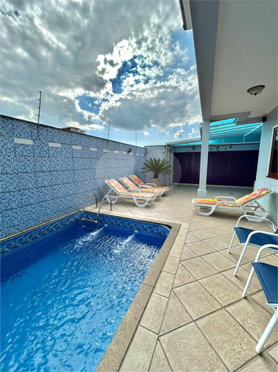Foto REO925825