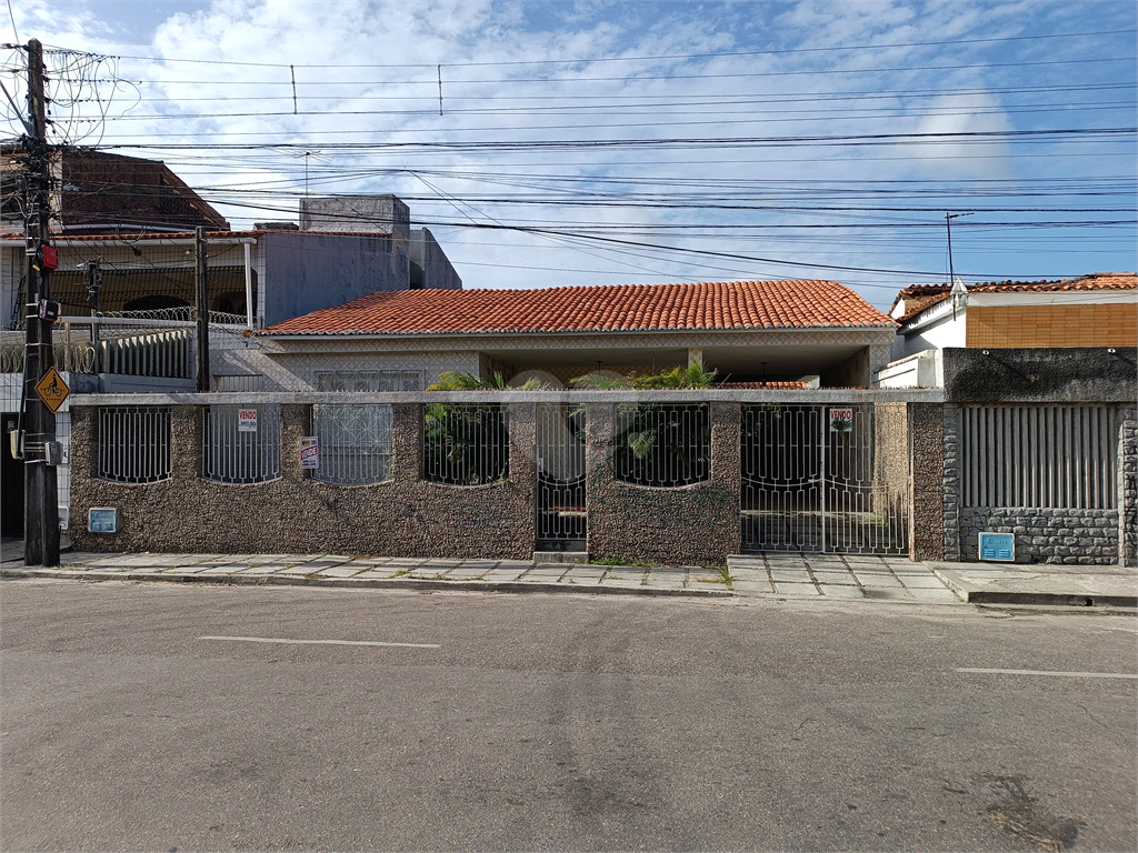 Venda Casa Fortaleza Parque Araxá REO933481 1