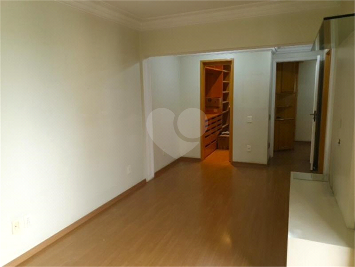 Foto REO943745