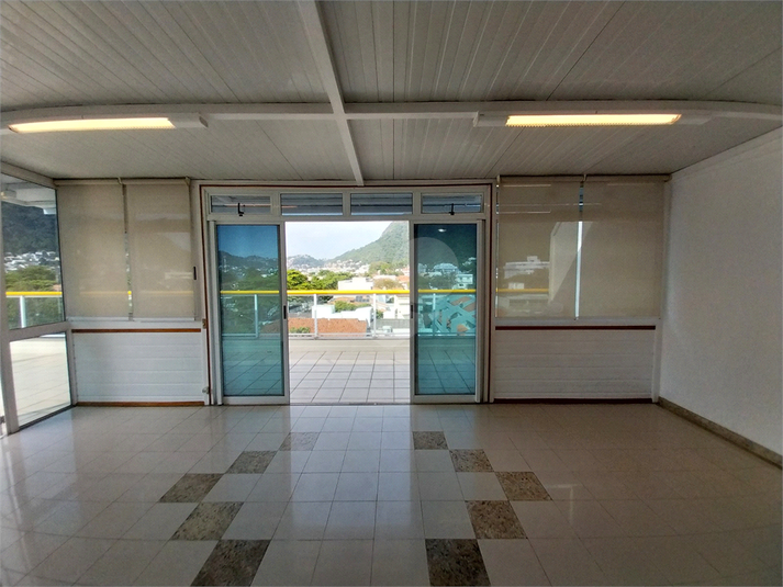 Venda Cobertura Niterói São Francisco REO959536 17