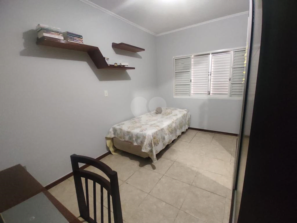 Venda Casa Araras Vila Queiroz REO960069 7