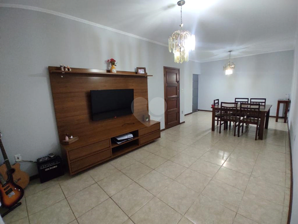 Venda Casa Araras Vila Queiroz REO960069 27