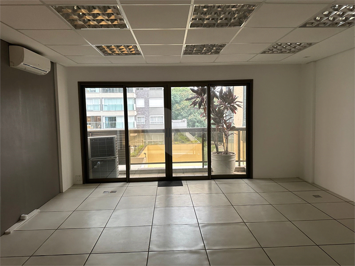 Venda Salas São Paulo Paraíso REO970725 6