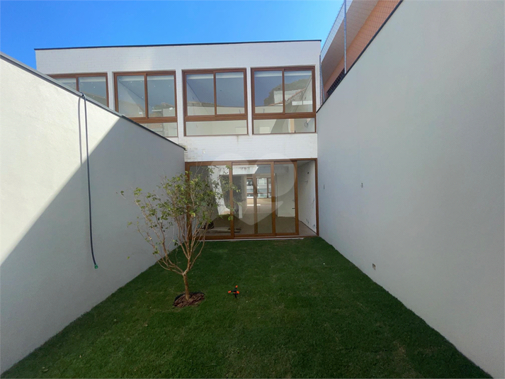 Foto REO971336