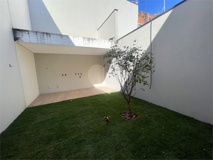 Foto REO971336