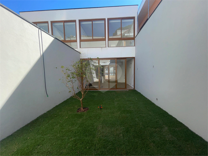 Foto REO971336