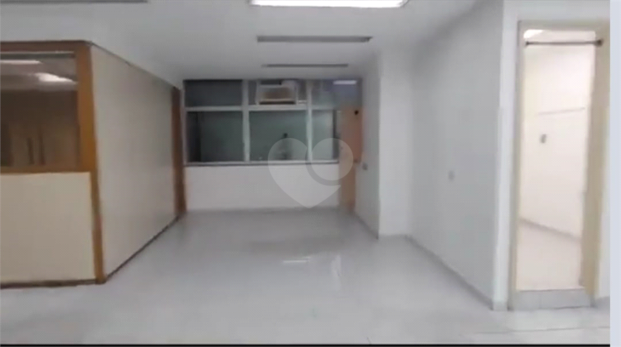 EDIFICIO COMERCIAL QUINTA AVENIDA