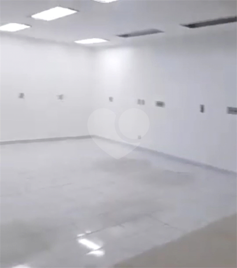 EDIFICIO COMERCIAL QUINTA AVENIDA