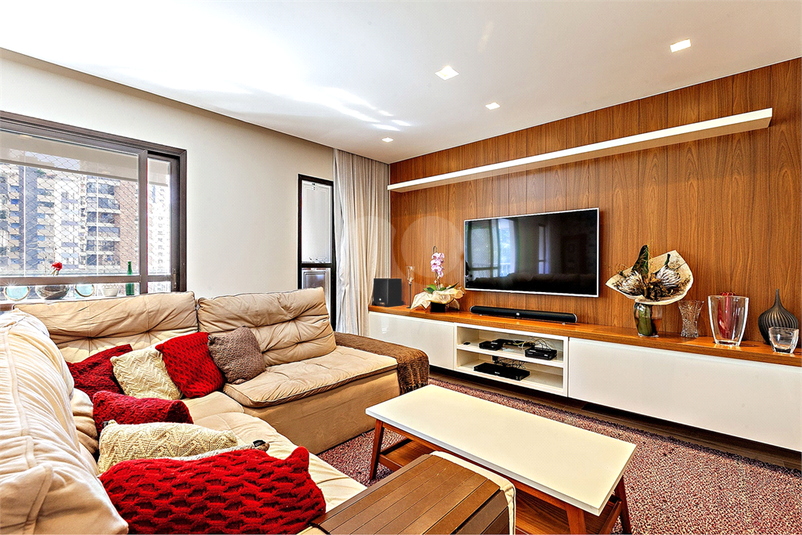 MAISON GUY LAROCHE