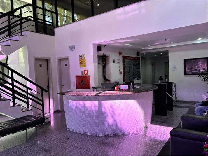 MANHATTAN OFFICE CENTER