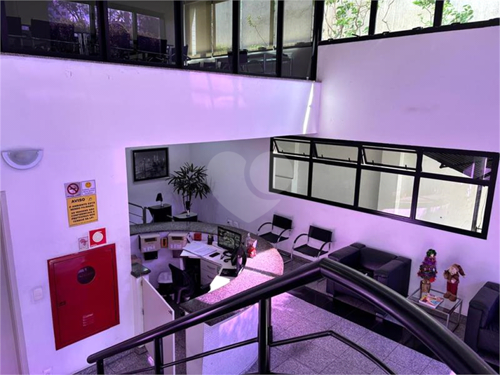 MANHATTAN OFFICE CENTER