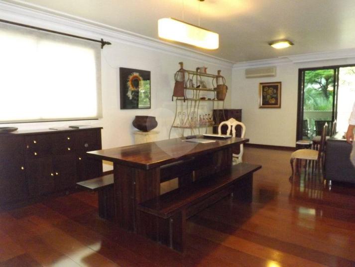 MANSÃO DAS CAMÉLIAS