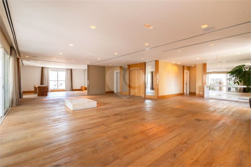 PALAZZO DI SAVOIA E PALAZZO DI FERRARA