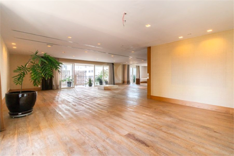 PALAZZO DI SAVOIA E PALAZZO DI FERRARA