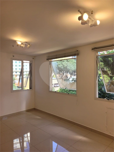 Professor Flávio Pires De Camarco