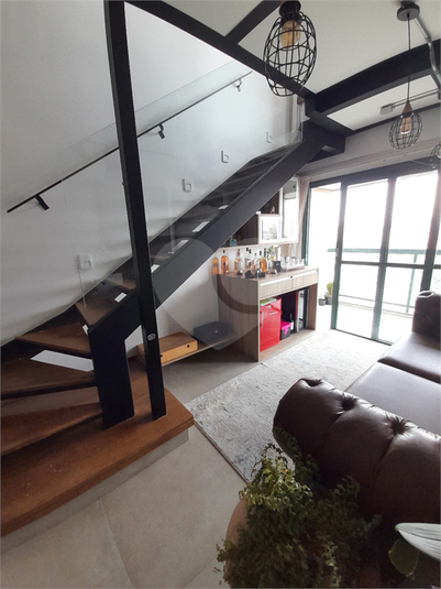 Santana's Contemporary Free Home