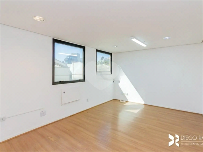 CENTRO COMERCIAL JOSUÉ GUIMARÃES