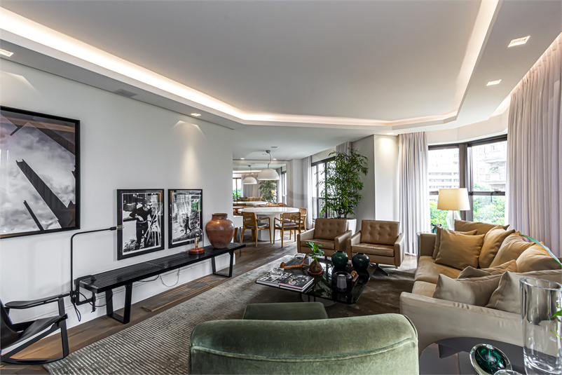 MAISON SAINT LAURENT