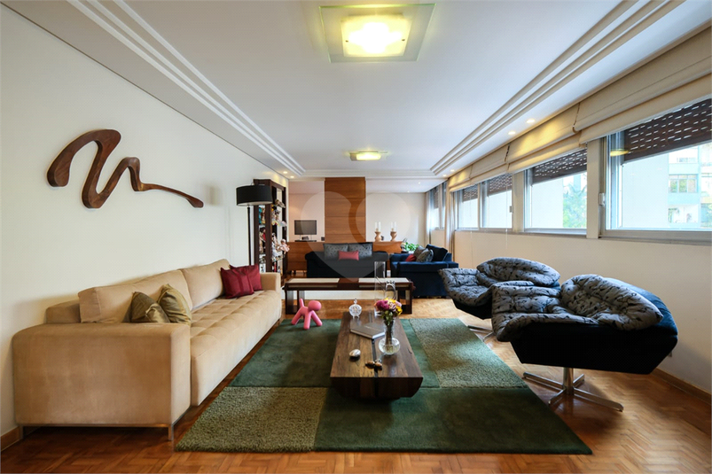 Hildebrando De Paula Almeida Prado