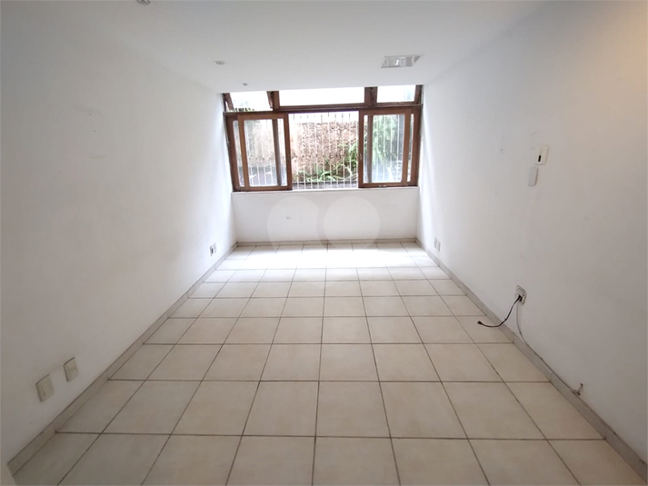 Nossa Senhora De Copacabana