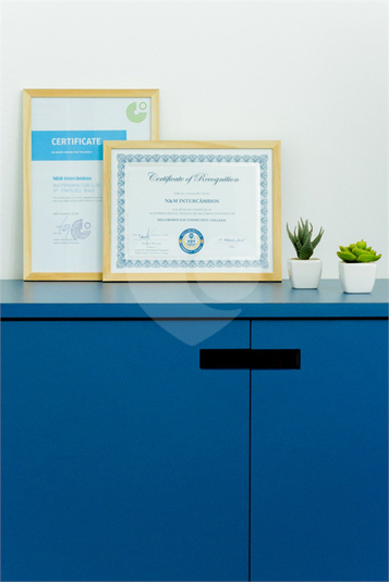 Edificio Pamplona Personal Office Building